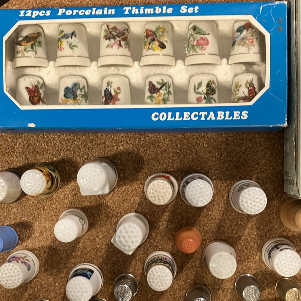 Big lot of 61 piece assorted thimbles collection +3 - Picture 3 of 8